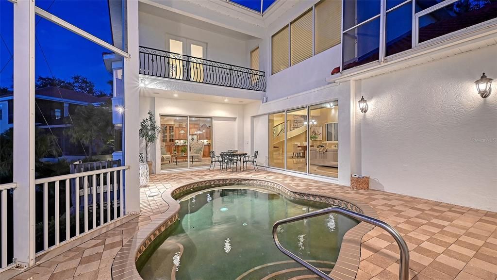 For Sale: $2,045,000 (4 beds, 4 baths, 5457 Square Feet)