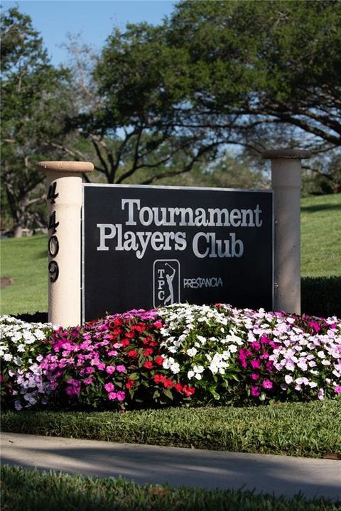 For Sale: $2,045,000 (4 beds, 4 baths, 5457 Square Feet)