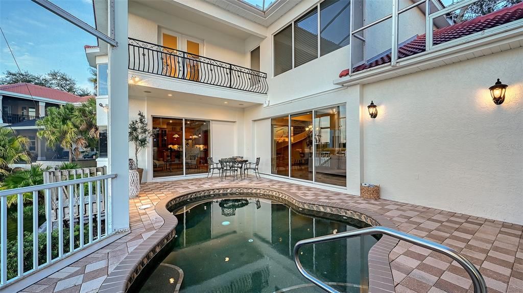 For Sale: $2,045,000 (4 beds, 4 baths, 5457 Square Feet)