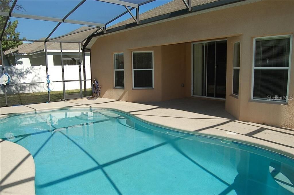 For Rent: $2,500 (4 beds, 3 baths, 1684 Square Feet)