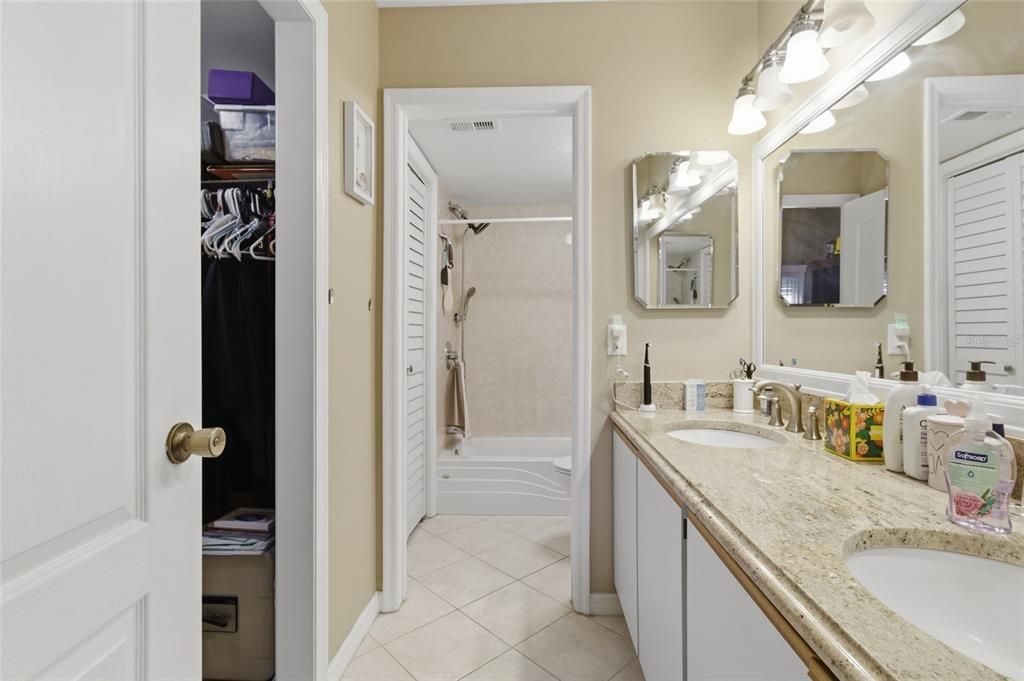 待售: $299,000 (3 贝兹, 3 浴室, 1676 平方英尺)