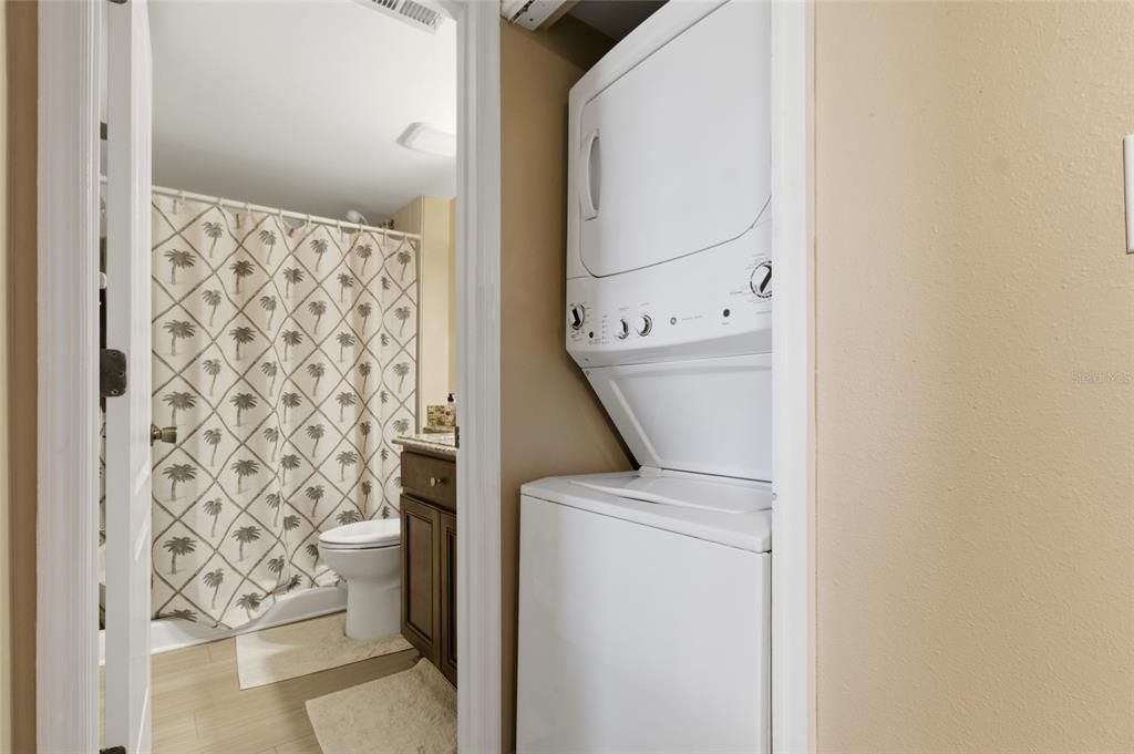 待售: $299,000 (3 贝兹, 3 浴室, 1676 平方英尺)