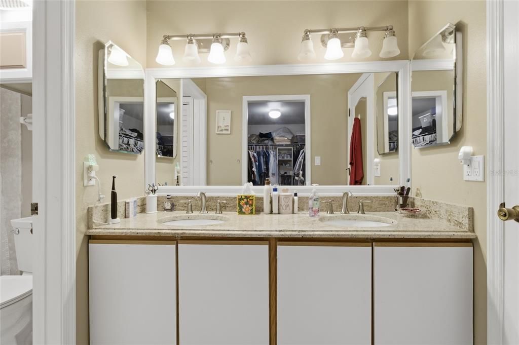 待售: $299,000 (3 贝兹, 3 浴室, 1676 平方英尺)