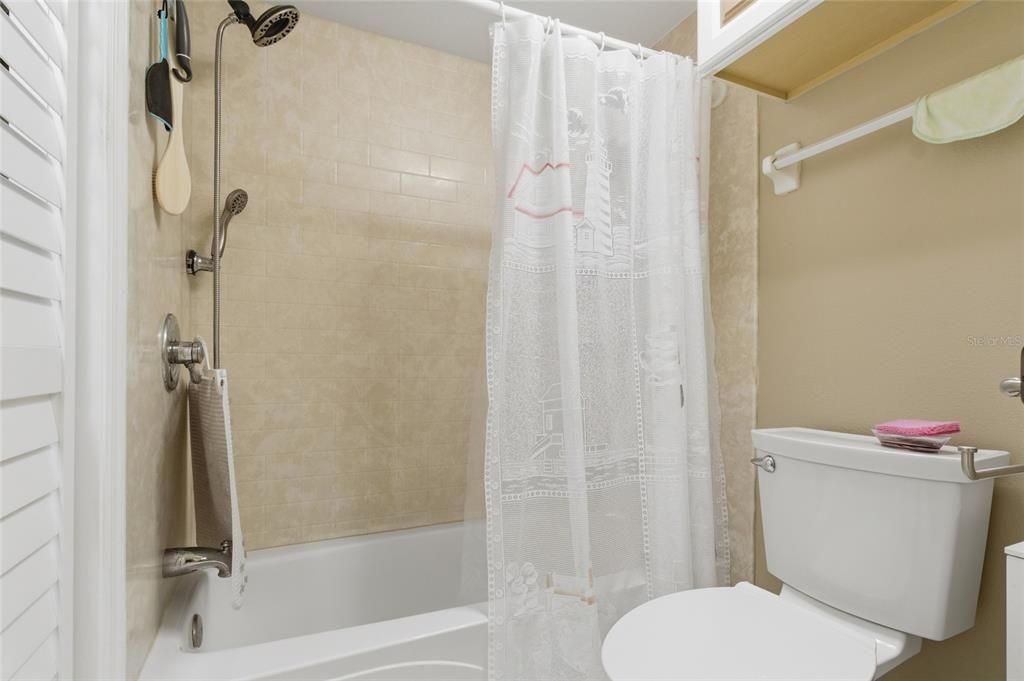 待售: $299,000 (3 贝兹, 3 浴室, 1676 平方英尺)