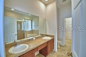 For Rent: $2,800 (5 beds, 3 baths, 2709 Square Feet)