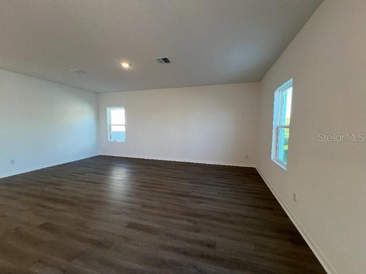 Active With Contract: $399,990 (4 beds, 2 baths, 1903 Square Feet)