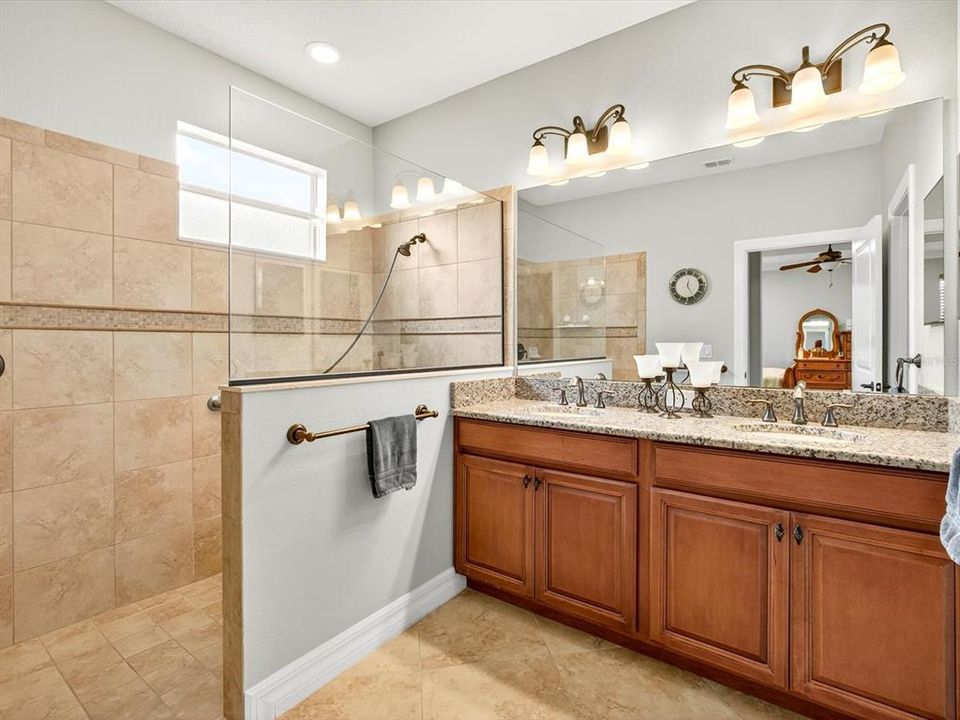 For Sale: $538,899 (3 beds, 3 baths, 2615 Square Feet)