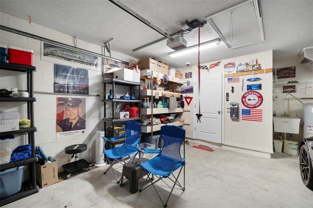 合同活跃: $435,000 (4 贝兹, 2 浴室, 2002 平方英尺)