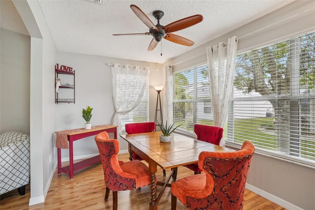 Active With Contract: $310,000 (3 beds, 2 baths, 1527 Square Feet)