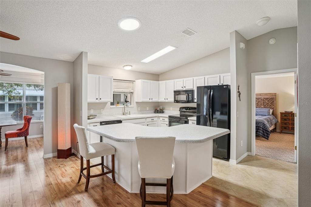 Active With Contract: $310,000 (3 beds, 2 baths, 1527 Square Feet)