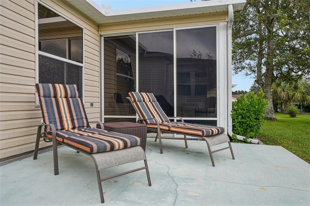 Active With Contract: $310,000 (3 beds, 2 baths, 1527 Square Feet)