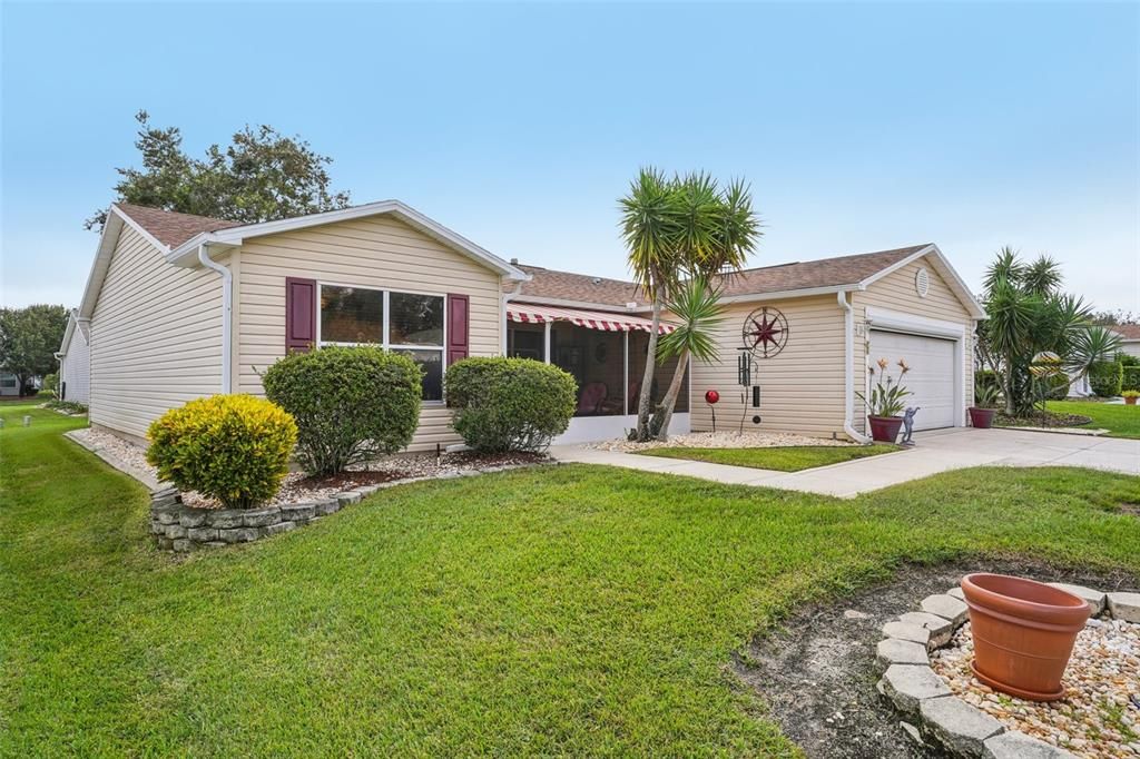 Active With Contract: $310,000 (3 beds, 2 baths, 1527 Square Feet)