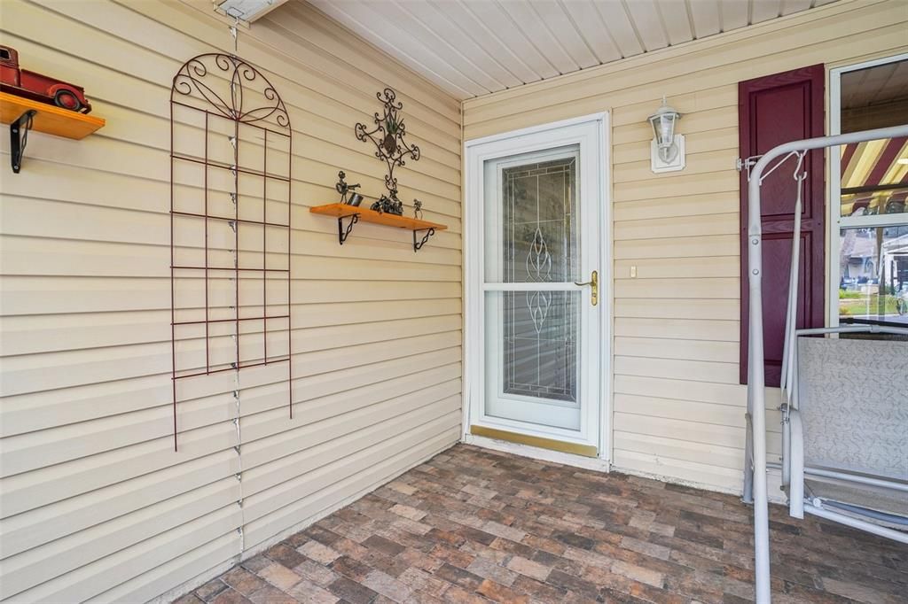 Active With Contract: $310,000 (3 beds, 2 baths, 1527 Square Feet)