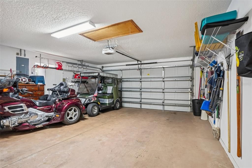 Active With Contract: $310,000 (3 beds, 2 baths, 1527 Square Feet)