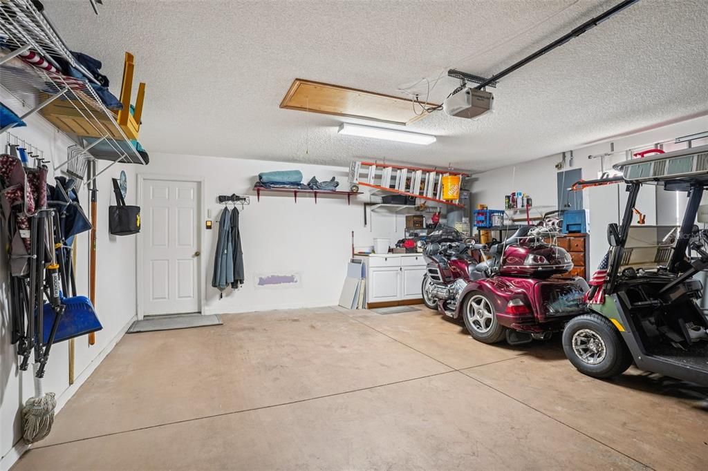 Active With Contract: $310,000 (3 beds, 2 baths, 1527 Square Feet)