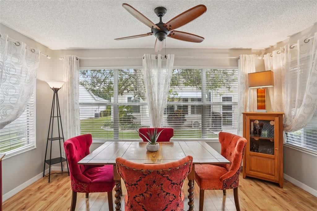 Active With Contract: $310,000 (3 beds, 2 baths, 1527 Square Feet)