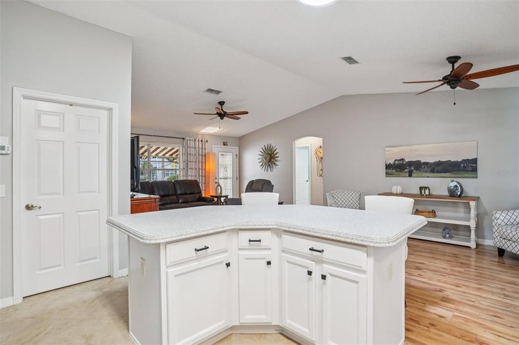 Active With Contract: $310,000 (3 beds, 2 baths, 1527 Square Feet)