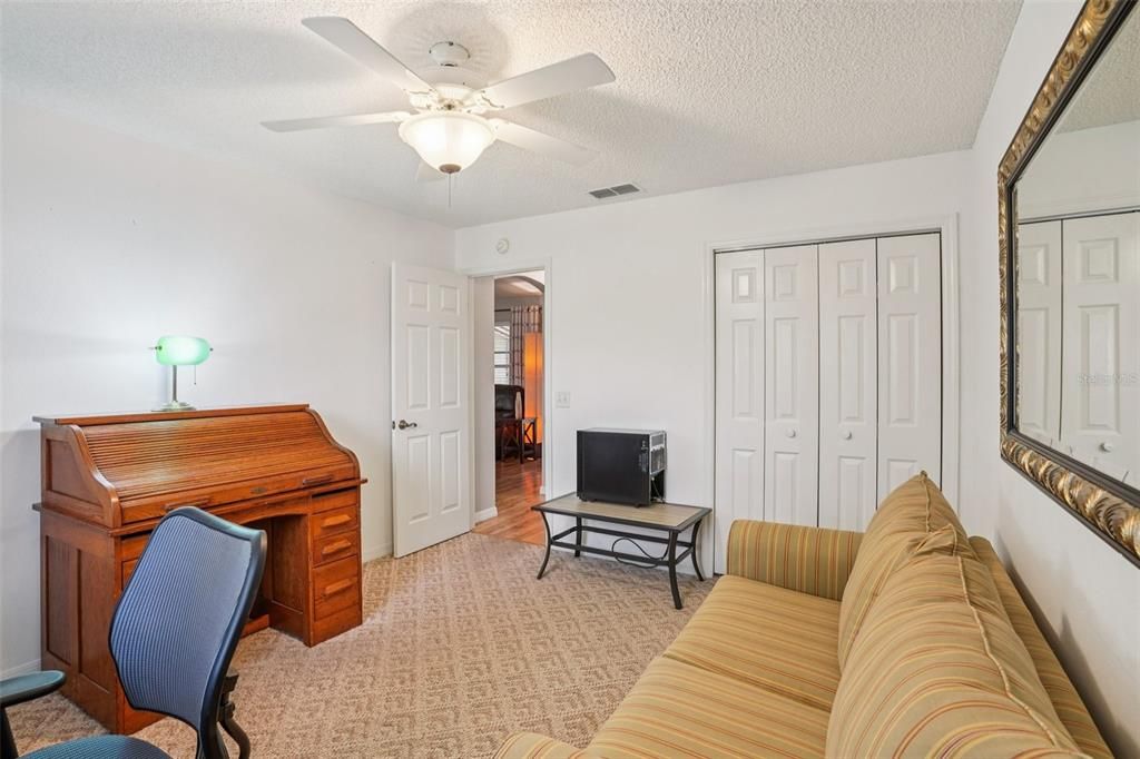 Active With Contract: $310,000 (3 beds, 2 baths, 1527 Square Feet)