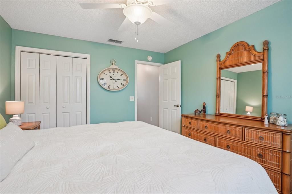 Active With Contract: $310,000 (3 beds, 2 baths, 1527 Square Feet)