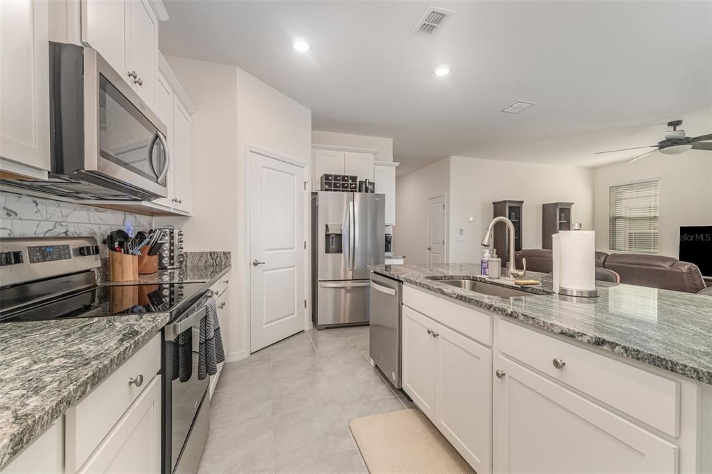 For Sale: $415,000 (3 beds, 2 baths, 1810 Square Feet)