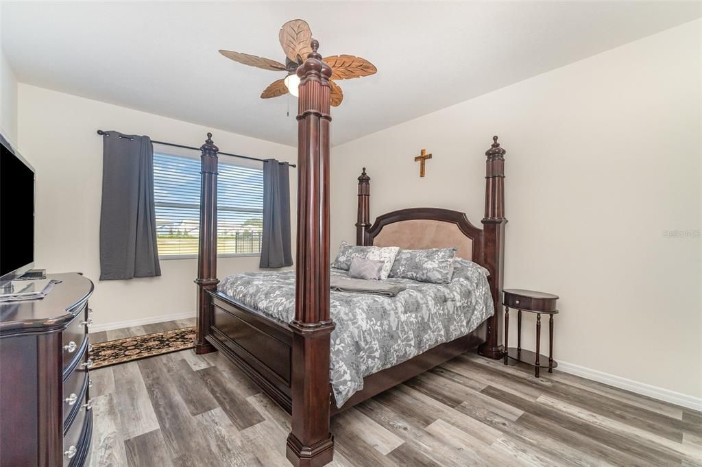 For Sale: $415,000 (3 beds, 2 baths, 1810 Square Feet)