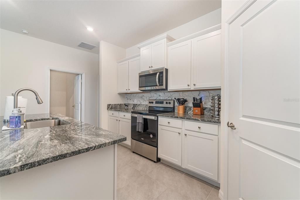 For Sale: $415,000 (3 beds, 2 baths, 1810 Square Feet)