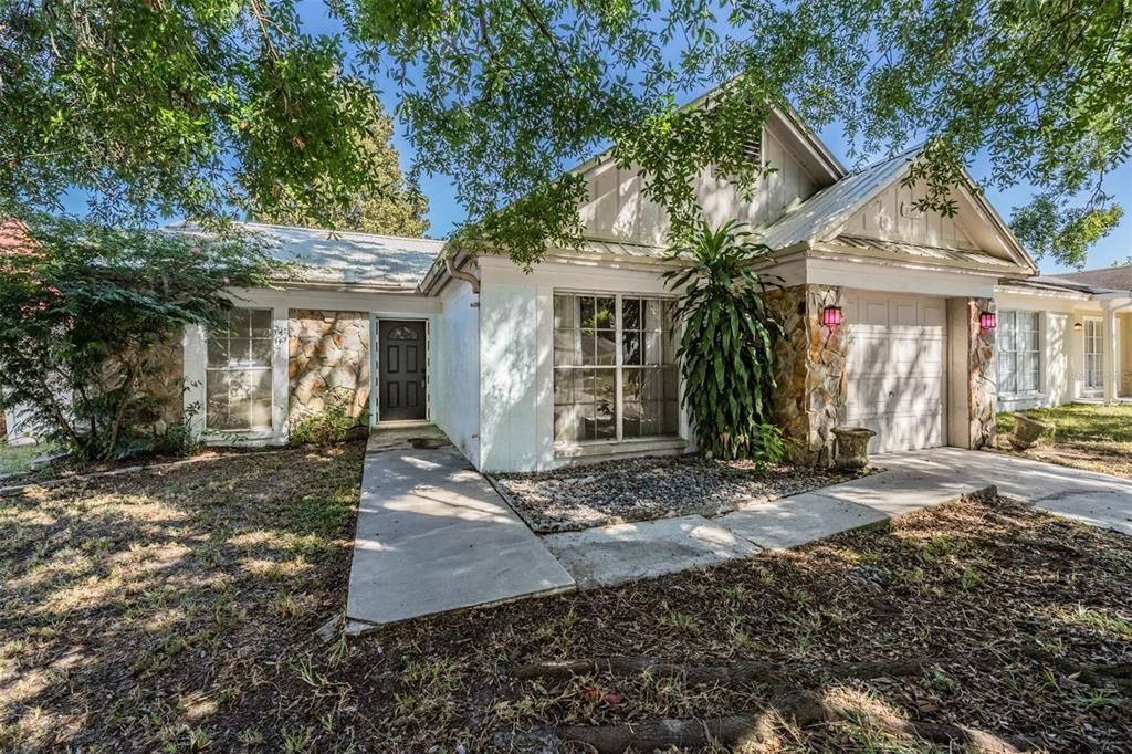 Recently Sold: $290,000 (3 beds, 2 baths, 1244 Square Feet)