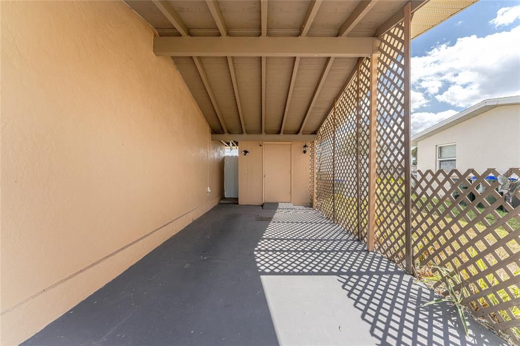 For Sale: $210,000 (2 beds, 1 baths, 944 Square Feet)