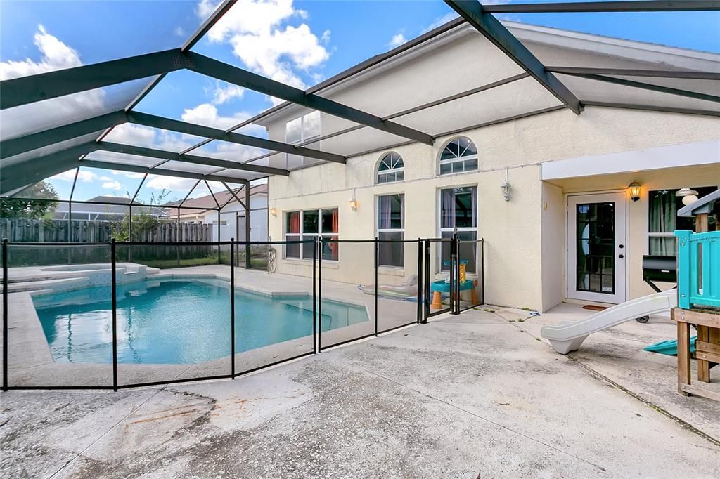 For Sale: $495,000 (4 beds, 2 baths, 2119 Square Feet)