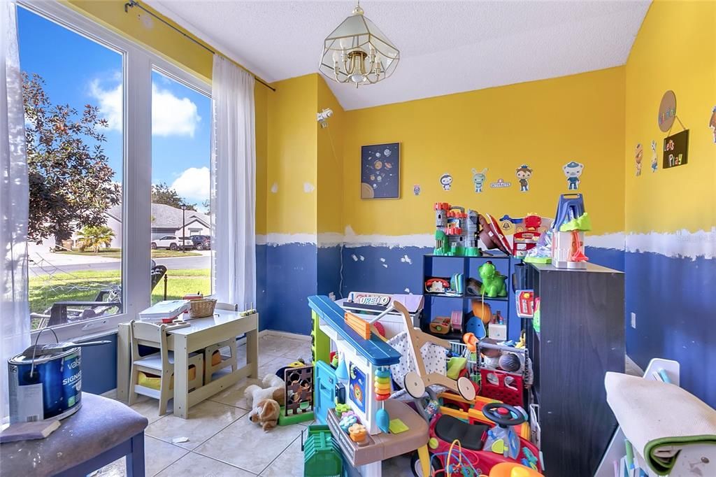 For Sale: $495,000 (4 beds, 2 baths, 2119 Square Feet)