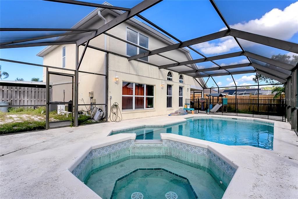 For Sale: $495,000 (4 beds, 2 baths, 2119 Square Feet)