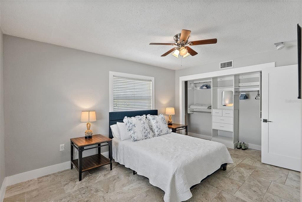 For Sale: $699,000 (2 beds, 2 baths, 1292 Square Feet)