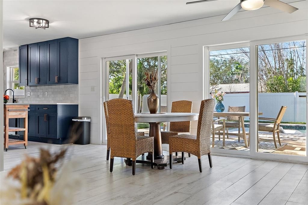 For Sale: $699,000 (2 beds, 2 baths, 1292 Square Feet)