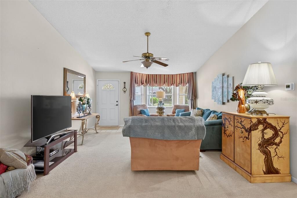 For Sale: $295,000 (2 beds, 2 baths, 1657 Square Feet)