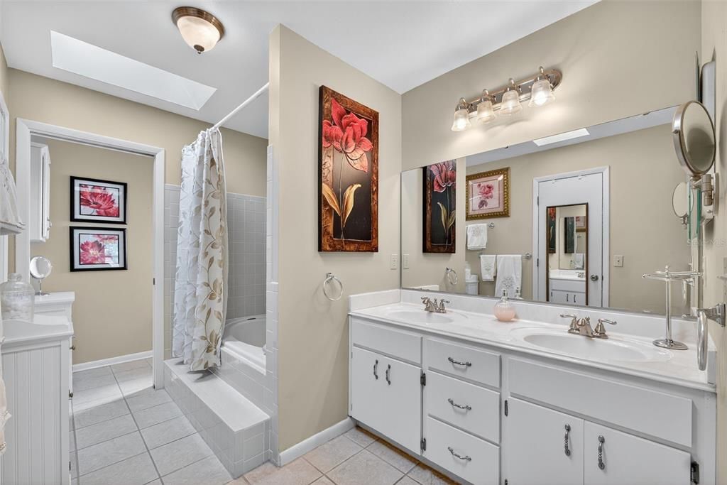 For Sale: $295,000 (2 beds, 2 baths, 1657 Square Feet)