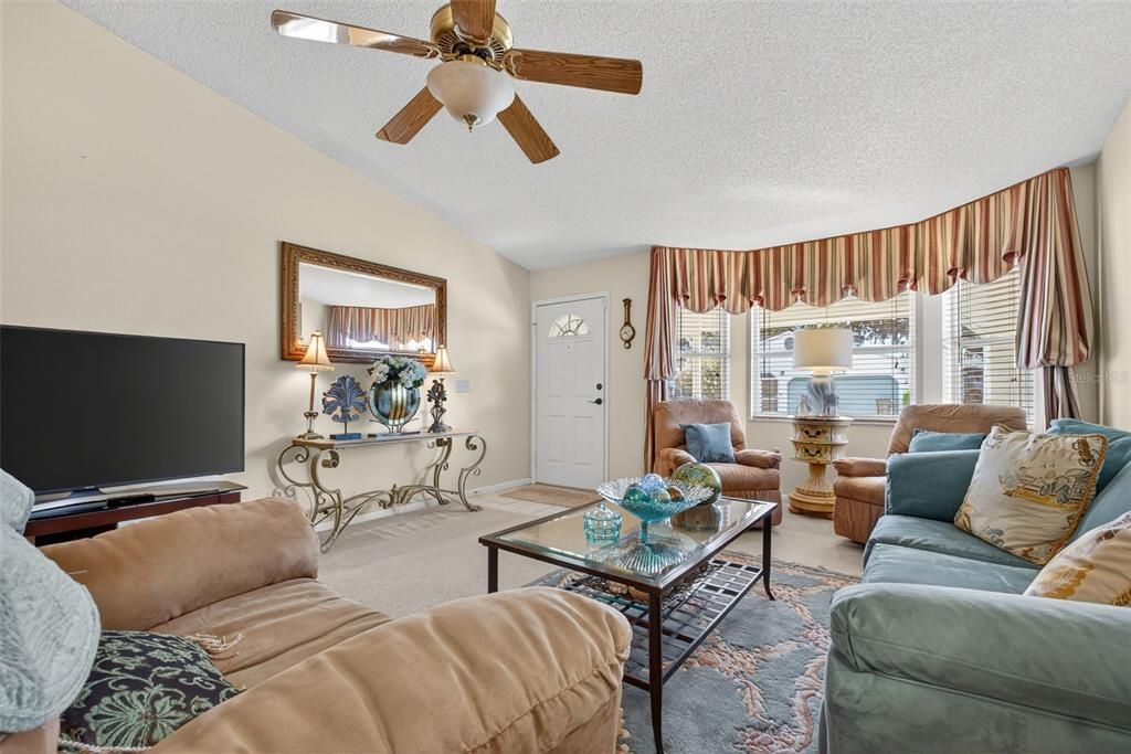 For Sale: $295,000 (2 beds, 2 baths, 1657 Square Feet)