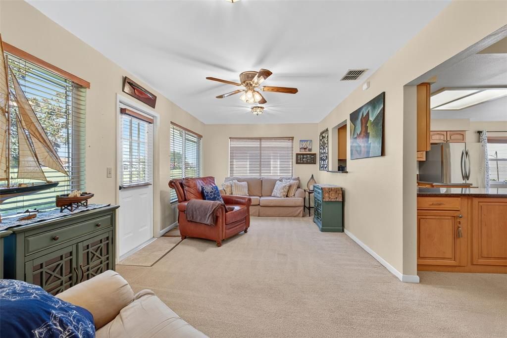 For Sale: $295,000 (2 beds, 2 baths, 1657 Square Feet)