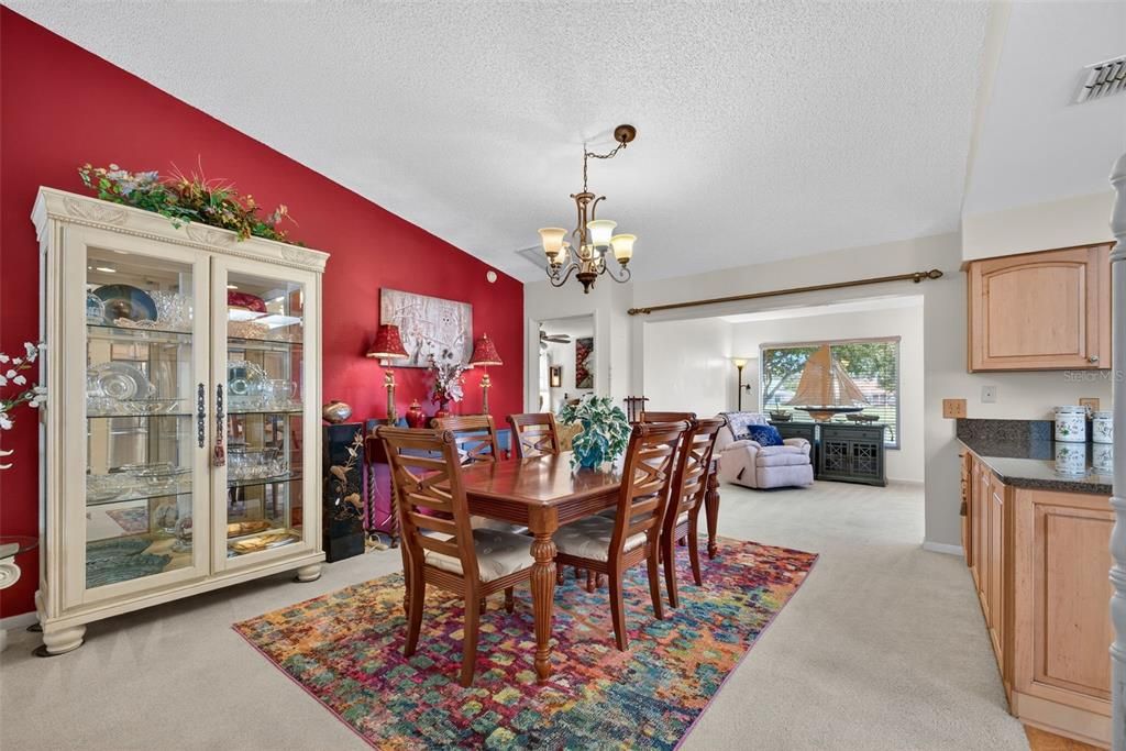 For Sale: $295,000 (2 beds, 2 baths, 1657 Square Feet)