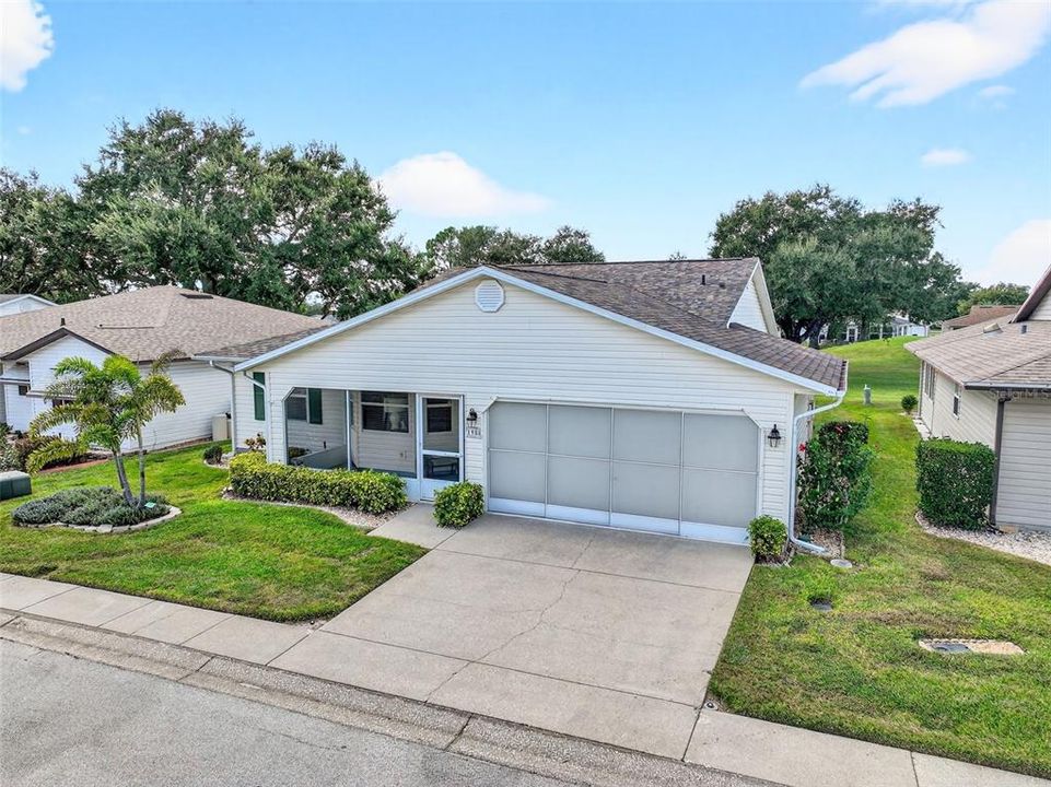 For Sale: $295,000 (2 beds, 2 baths, 1657 Square Feet)