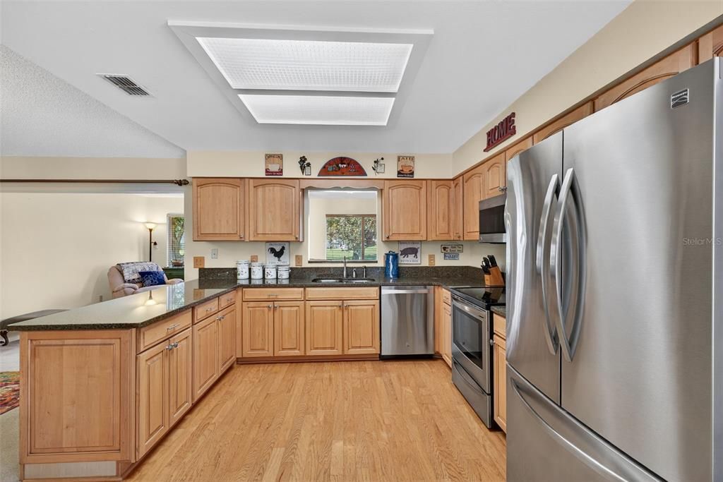 For Sale: $295,000 (2 beds, 2 baths, 1657 Square Feet)