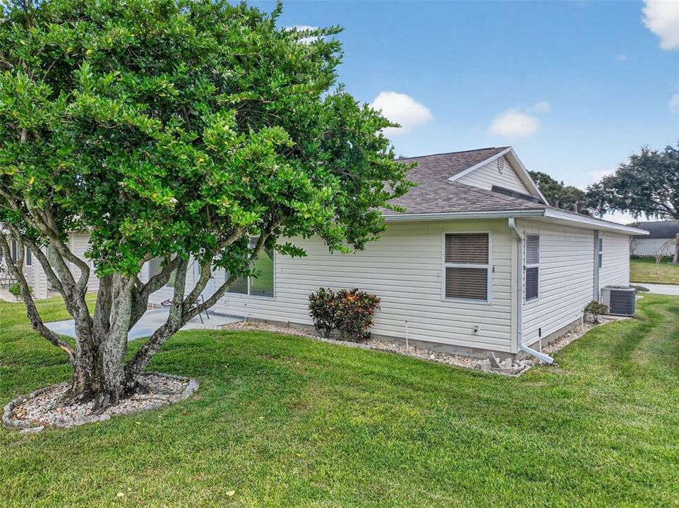 For Sale: $295,000 (2 beds, 2 baths, 1657 Square Feet)