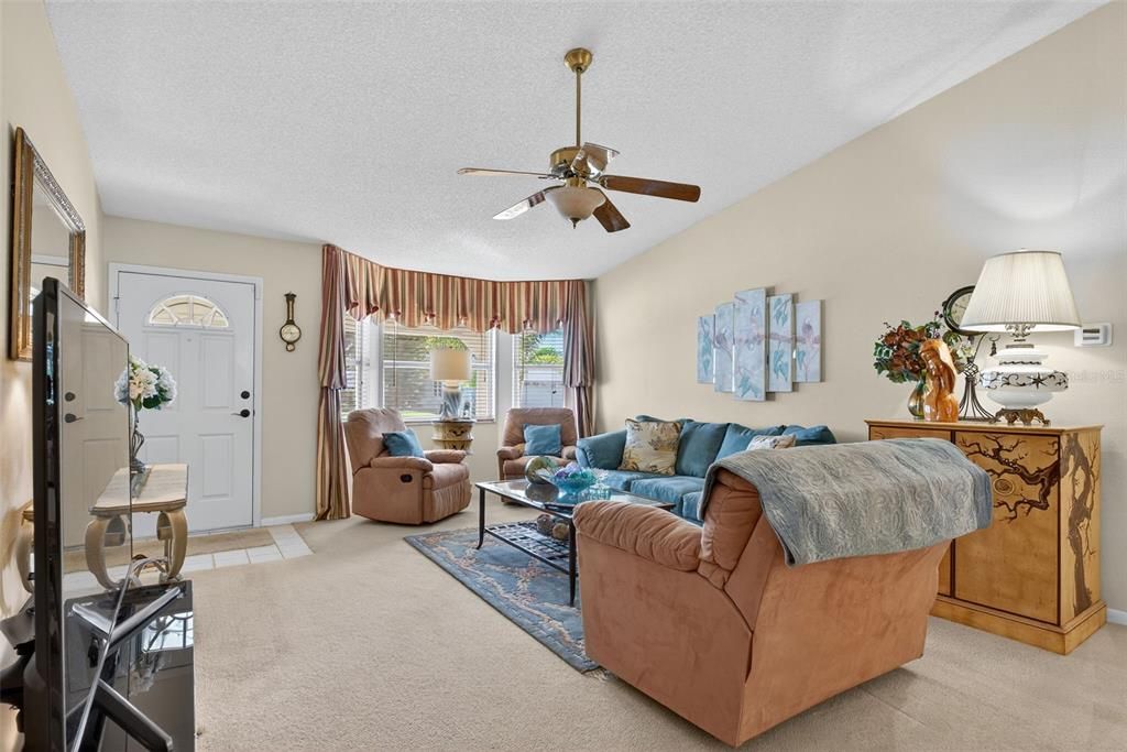 For Sale: $295,000 (2 beds, 2 baths, 1657 Square Feet)