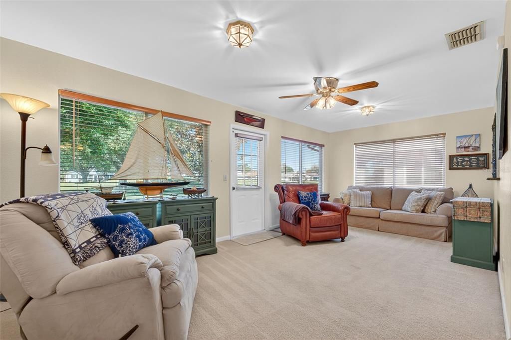 For Sale: $295,000 (2 beds, 2 baths, 1657 Square Feet)