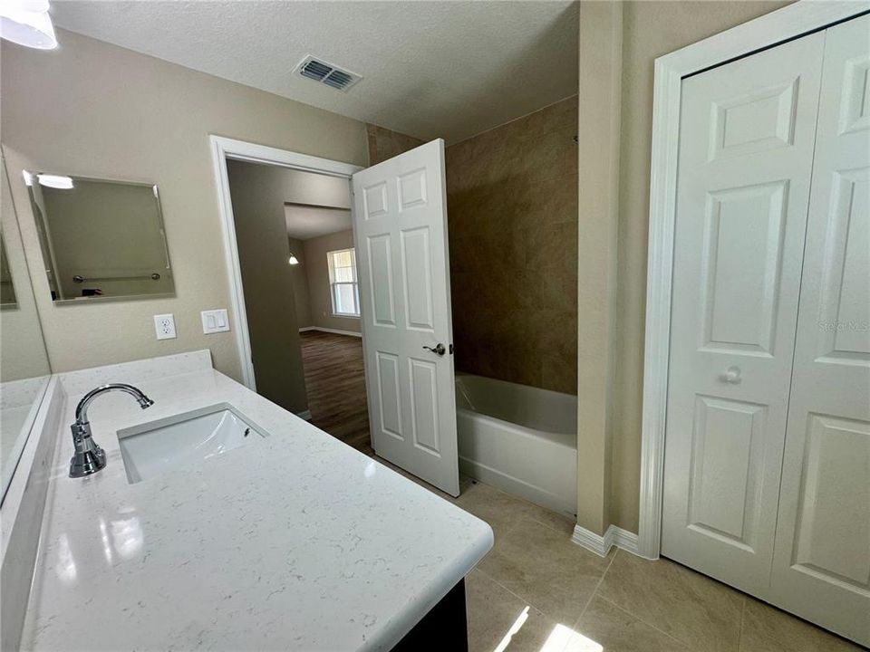 待售: $279,000 (3 贝兹, 2 浴室, 1671 平方英尺)