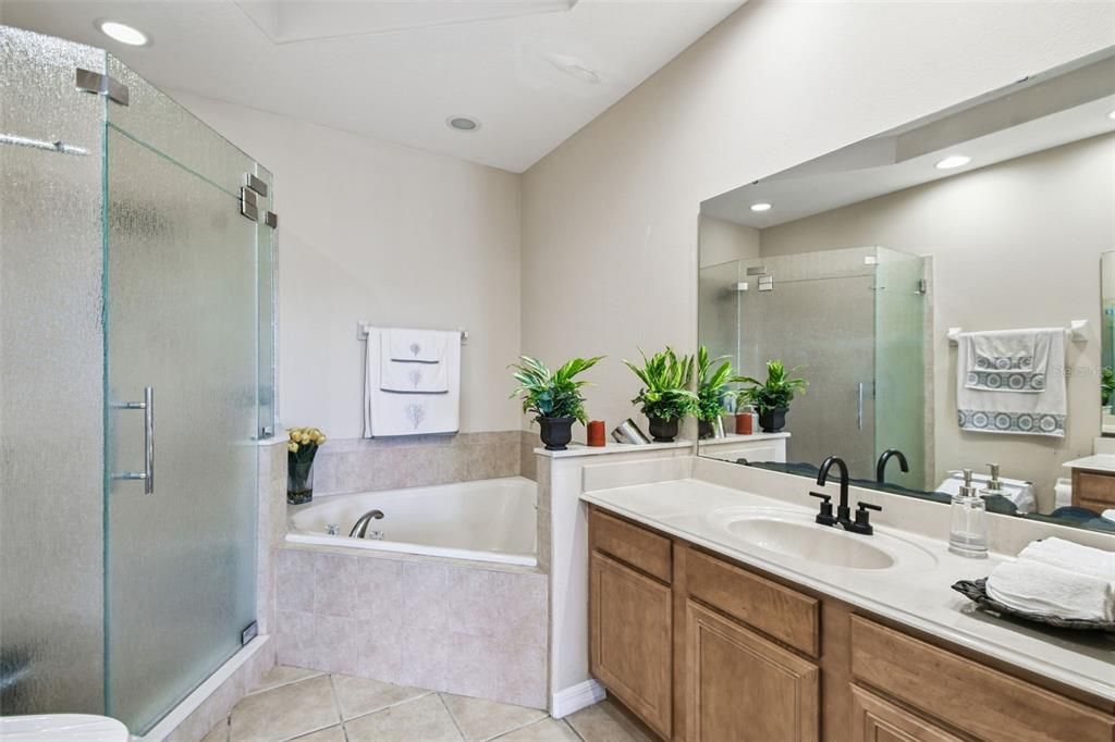 En Venta: $355,000 (3 camas, 2 baños, 1827 Pies cuadrados)