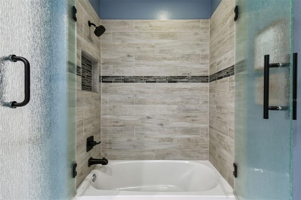 En Venta: $355,000 (3 camas, 2 baños, 1827 Pies cuadrados)