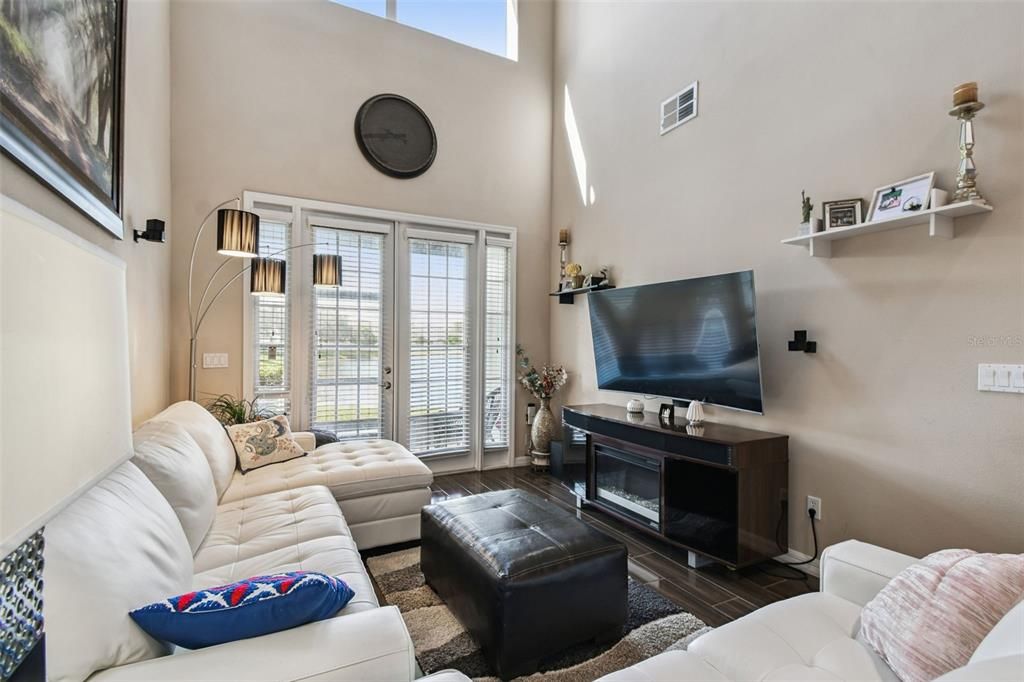 En Venta: $355,000 (3 camas, 2 baños, 1827 Pies cuadrados)