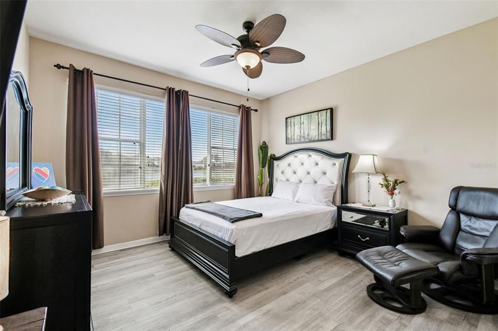 En Venta: $355,000 (3 camas, 2 baños, 1827 Pies cuadrados)