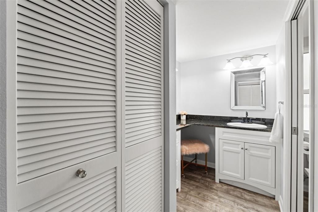 For Sale: $269,900 (2 beds, 2 baths, 1115 Square Feet)