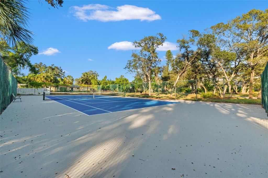 For Sale: $269,900 (2 beds, 2 baths, 1115 Square Feet)